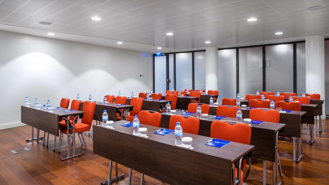Radisson Blu Hotel & Convention Centre Kigali Ngoại thất bức ảnh Meeting room